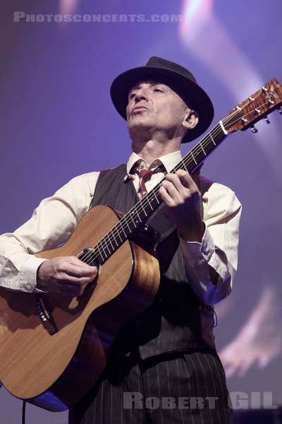 GOTAN PROJECT - 2011-05-10 - PARIS - Place de la Bastille - 